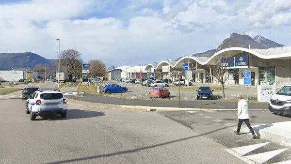 Local commercial 463 m²