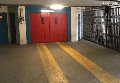 Location parking voiture ou deux motos