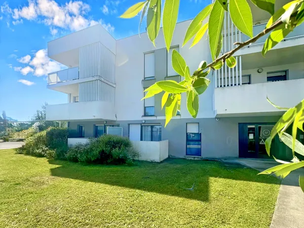 EXCLUSIVITÉ – T2 AVEC TERRASSE DE 76 M² EN DERNIER ÉTAGE – PROCHE DU GOLF DE VILLENAVE-D’ORNON