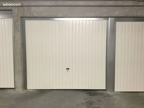 Stationnement Location Orliénas  13m² 100€