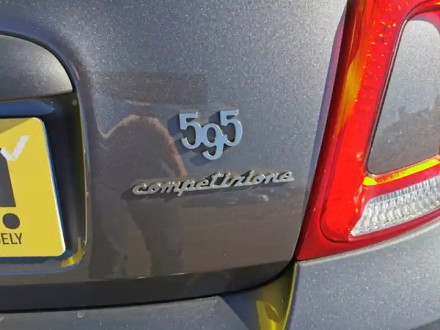Abarth 500 595 competizione 1.4 t-jet 16v — photo 11