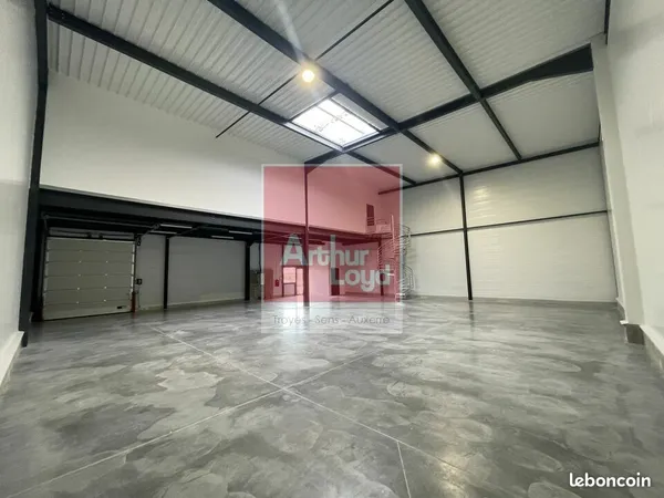 ENTREPOT - LOGISTIQUE 342 m² AUXERRE