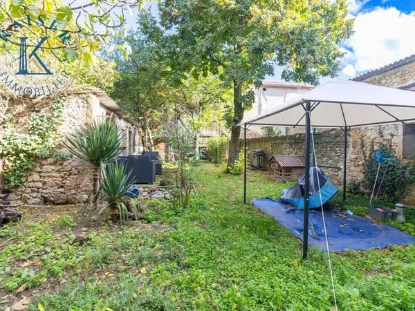 Maison 12 pièces 280 m²