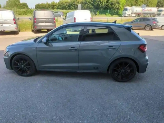 Audi A1 sportback 30 tfsi 110ch s line s tronic 7 — photo 8