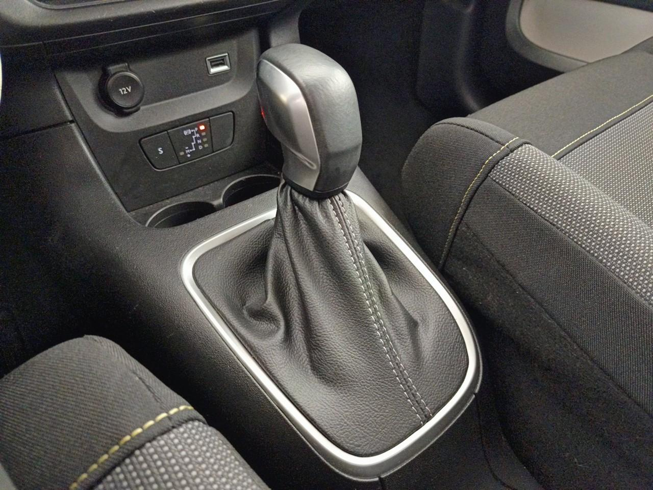 Citroën C3 puretech 110 s&s eat6 shine — photo 29