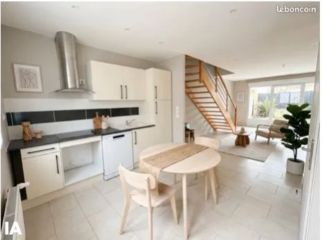 Maison contemporaine 3 pièces avec terrasse-jardinet et parking privatif