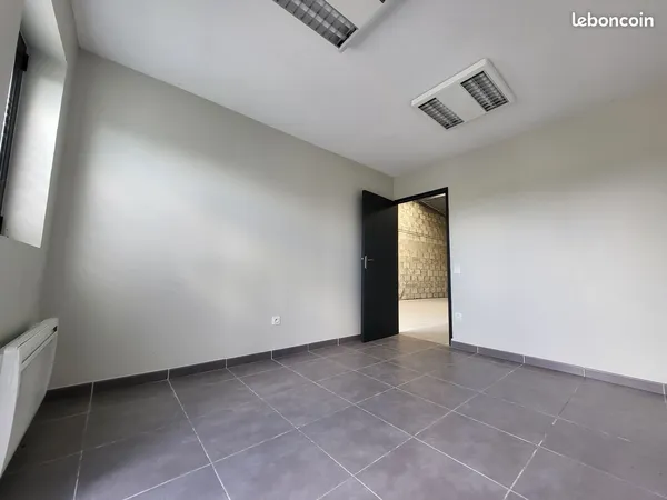Local 95 m² Sarzeau