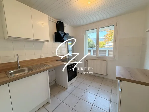 ST MARTIN D'HERES - APPARTEMENT T4 - BALCON
