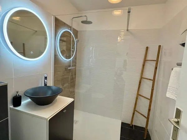 Studio 1 pièce 33 m²