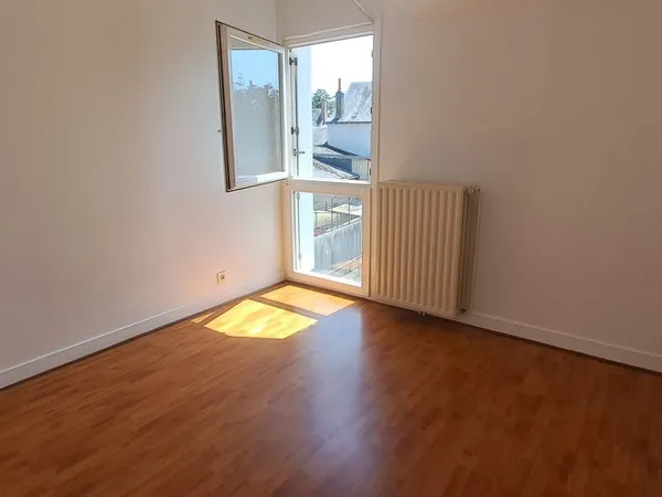 Beau grand F2 en centre ville