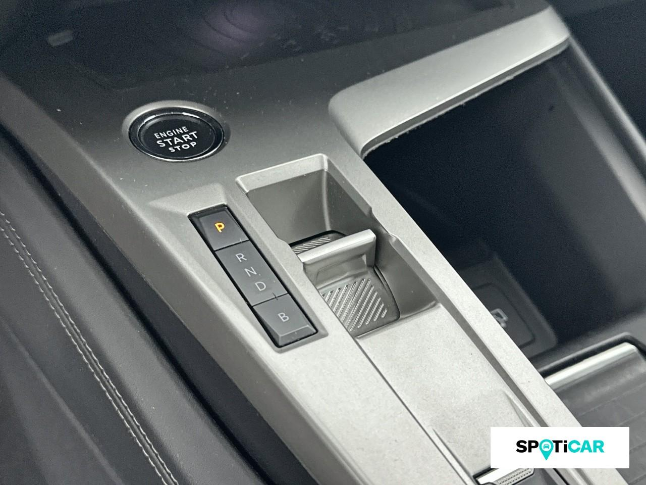 Peugeot 408 phev 225ch allure pack e-eat8 — photo 14