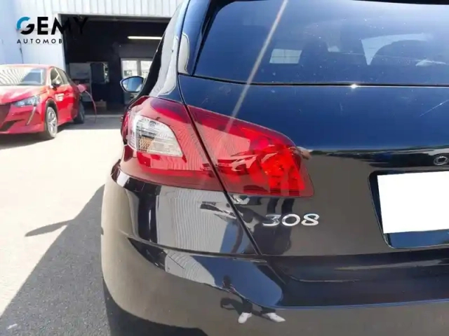 Peugeot 308 puretech 110ch s&amp;s bvm6 — photo 18