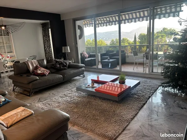 Appartement 4 pièces 143 m²