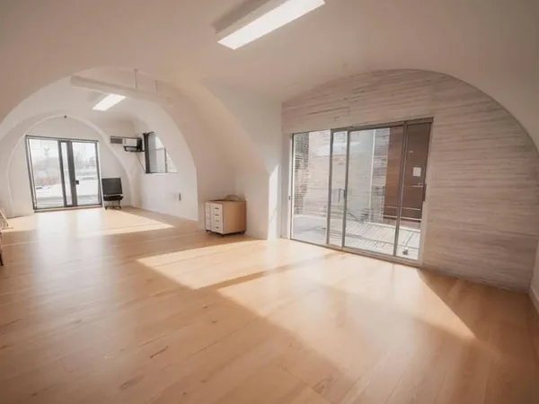Local commercial 1 pièce 60 m²