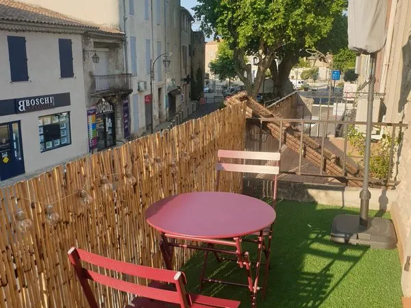 Studio tout confort meuble centre-Balcon
