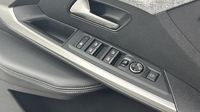 Peugeot 5008 Hybrid 136ch GT e-DCS6 — photo 16