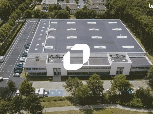 Local bureaux 6 275 m²