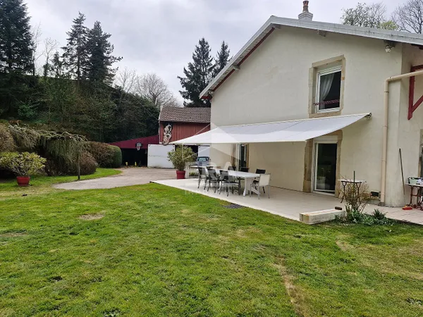Maison 9 pièces 232 m²