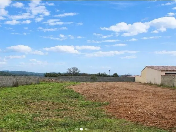 Terrain 1070 m²