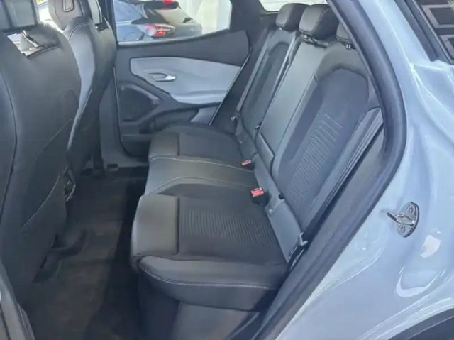 Ford Explorer 170ch standard range 52kwh pack premium rwd — photo 9