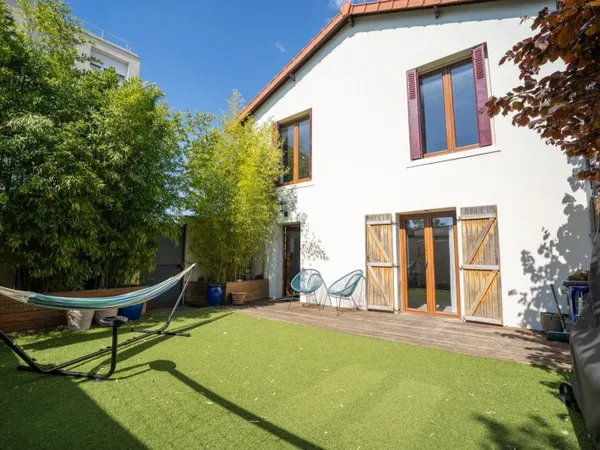 Charmante maison de ville avec jardin