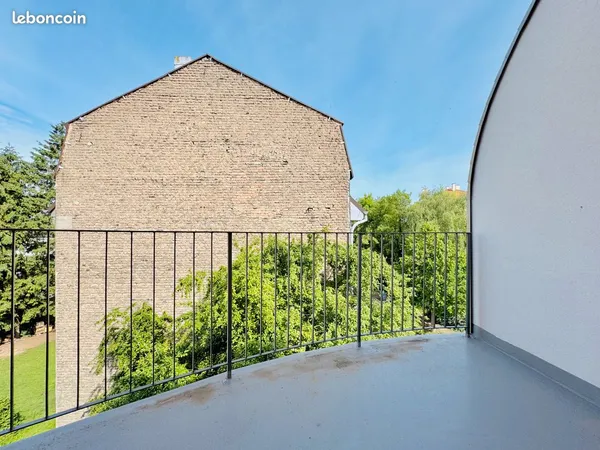 Studio meublé avec balcon - Strasbourg Neudorf - Parking en option