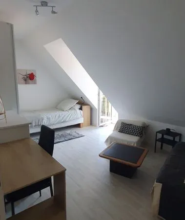 🏡 Chambre meublée de 13vm² chez l'habitant pour étudiante/apprentie - Joué-lès-Tours - secteur calme