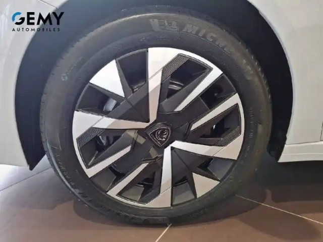 Peugeot 208 hybrid 110 e-dcs6 — photo 11