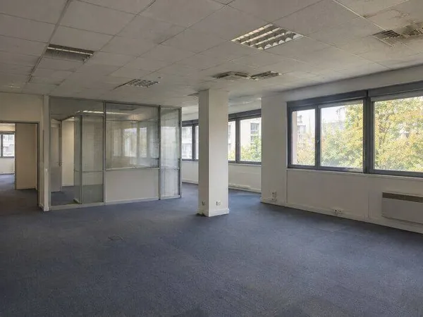 Bureaux 300 m²