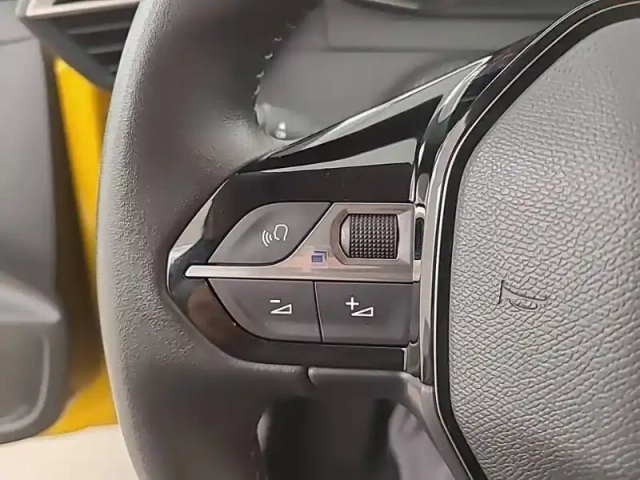Peugeot 208 puretech 75 s&amp;s bvm5 — photo 24