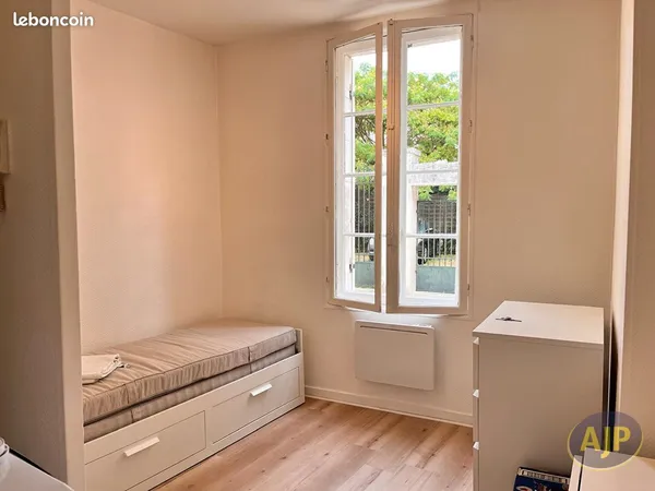 Studio 1 pièce 14 m²