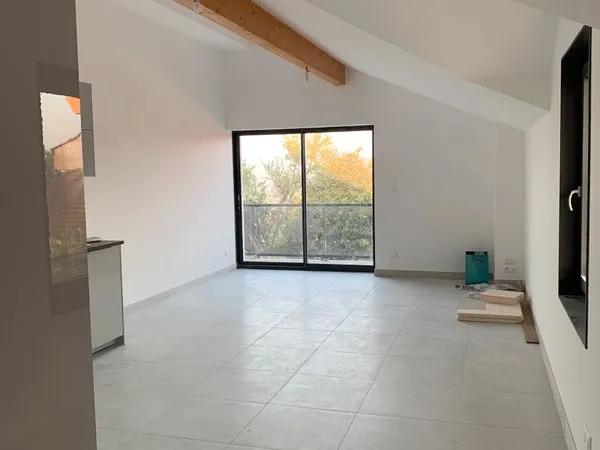 Appartement mansardé, 1 chambre, 1 salle de bain, 62m2