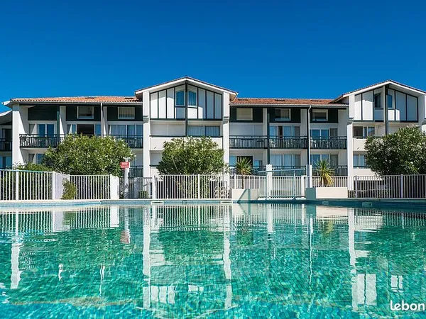 Studio cabine résidence 4* piscine tennis parking plage 300m