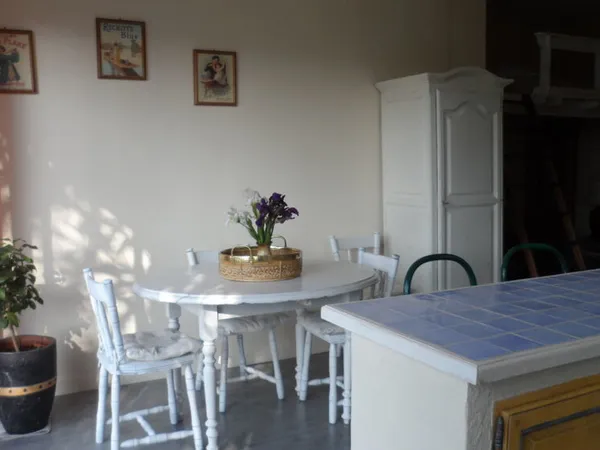 Meublé avec terrasse en campagne ttes charges comprises