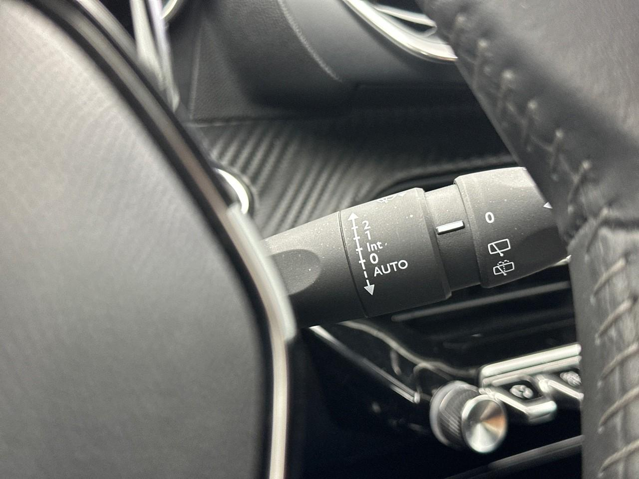 Peugeot 208 puretech 100 s&s bvm6 allure — photo 18