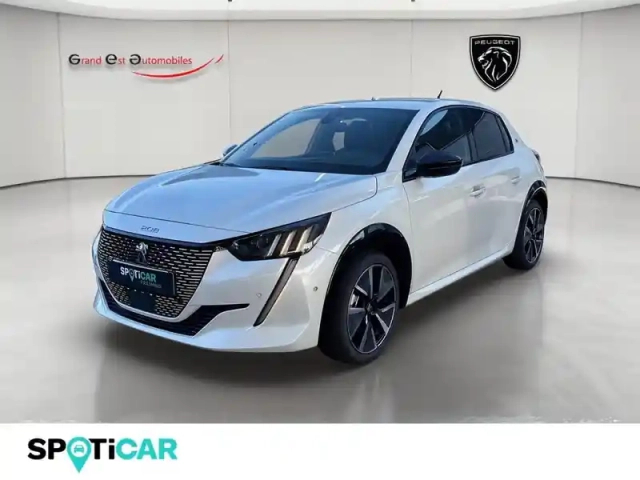 Peugeot 208 e- 136ch gt — photo 1