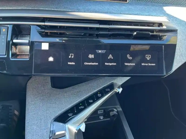 Peugeot 3008 electrique 73 kwh 210 ch — photo 72
