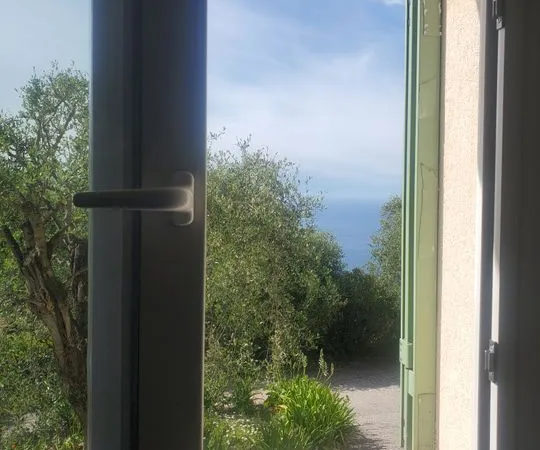 Chambre de 15m2 à louer sur Èze
