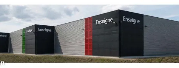 Local d’activité et entrepôt Location La Boissière-des-Landes 1200m² 3500€