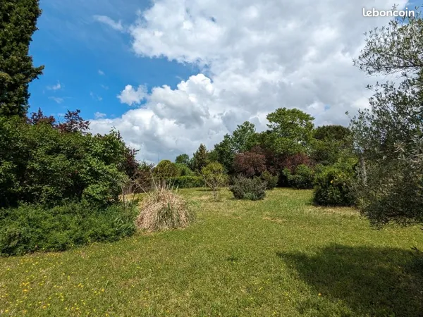 Terrain 800 m² Sireuil