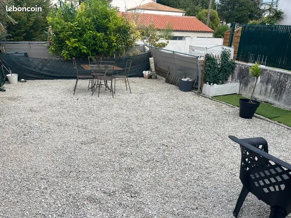 Rare à La Rochelle - T1 bis avec 87m² d'extérieur dont véranda possible de 27m²