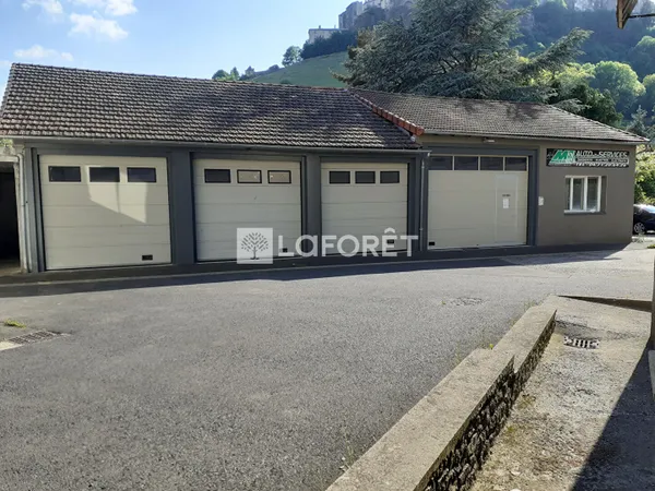 Local commercial 3 pièces 180 m²