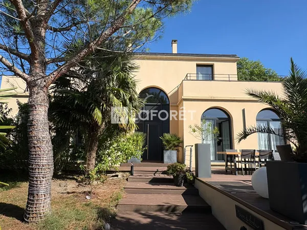 Maison 8 pièces 200 m²