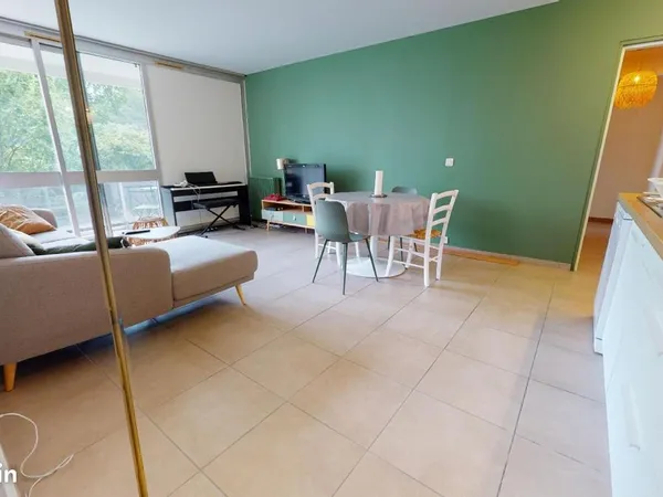Chambre 4 pièces 75 m²