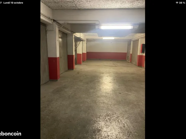 Place de parking sécurisé à louer près de la piscine de Bois-Colombes 110 par mois charges comprises