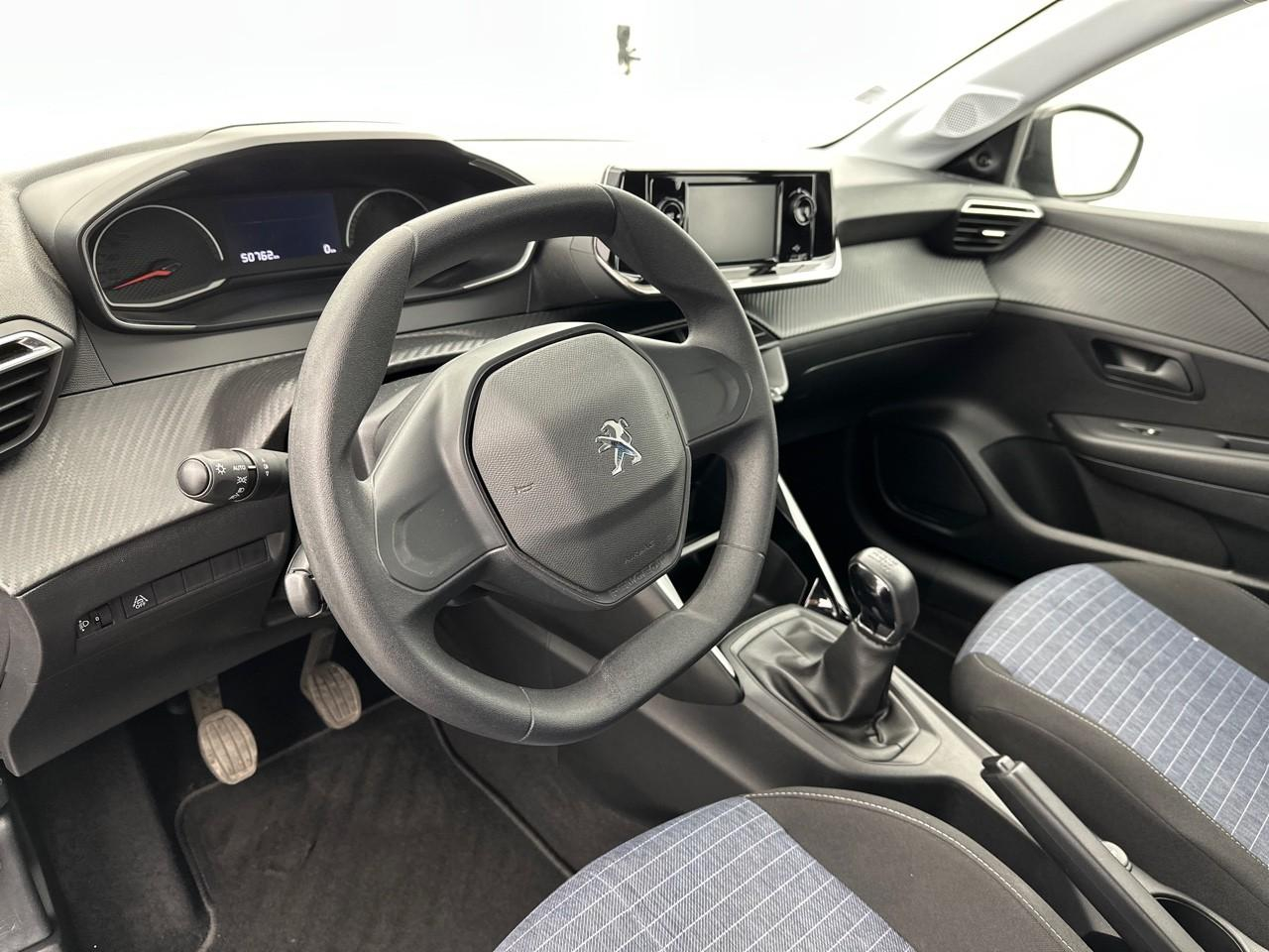 Peugeot 208 puretech 75 s&s bvm5 like — photo 8