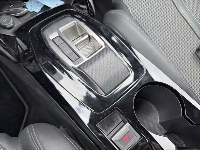 Peugeot 2008 puretech 130 s&amp;s eat8 — photo 14