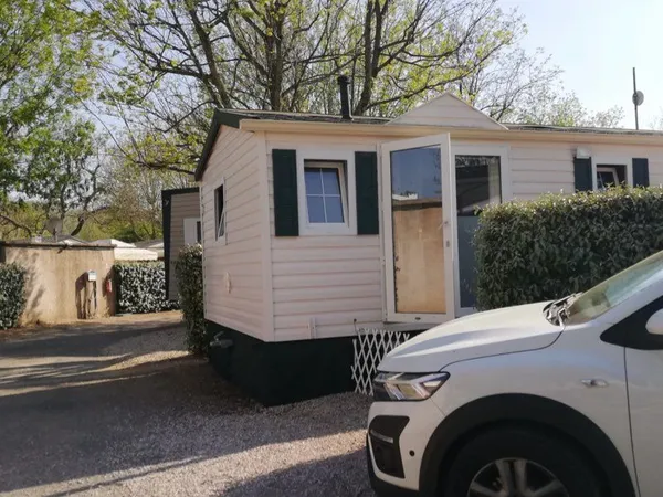 Mobil home dans camping aux Arcs