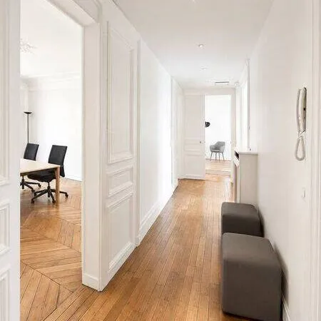 Bureau et espace de travail Location Paris   43500€