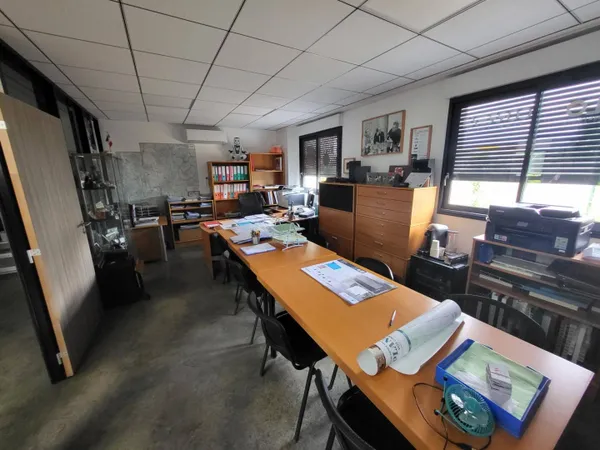 Bureaux 150 m²